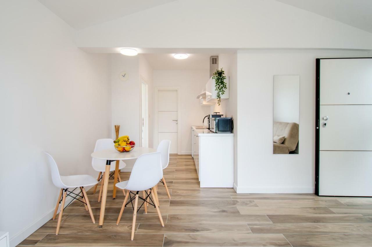 Apartments Mijo Dugi Rat Eksteriør bilde